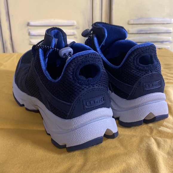 L.L. Bean - women’s size 8.5 - water hiking walking bungee life black blue shoes - Picture 2 of 5